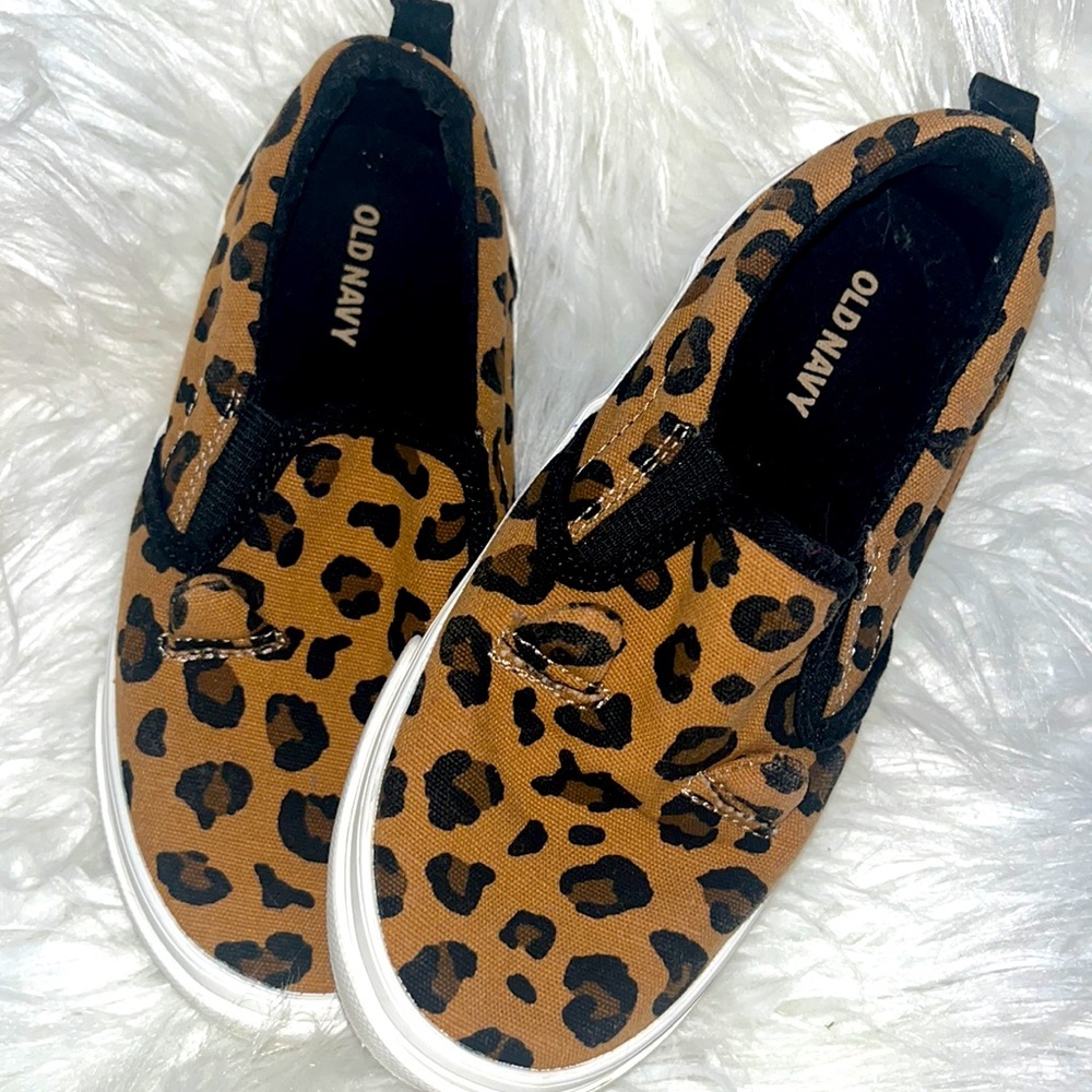 Leopard print slip on sneakers - girls size 1O 🖤